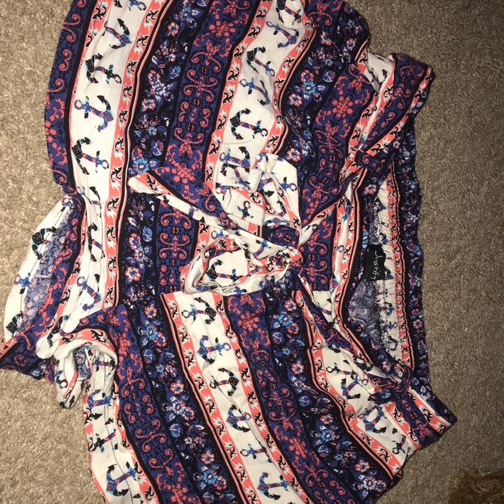 Cute anchor shorts !